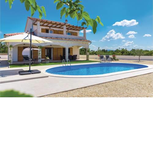 Four-Bedroom Holiday Home in Vodice