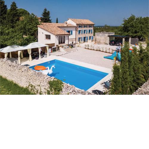 Four-Bedroom Holiday Home in Vodnjan