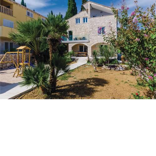 Four-Bedroom Holiday Home in Zaton Veliki