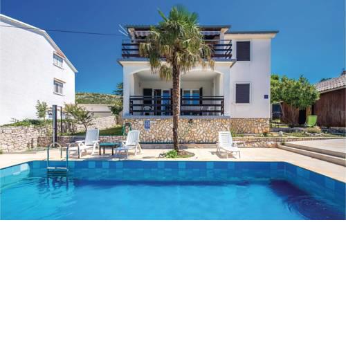 Four-Bedroom Holiday home Novi Vinodolski with Sea View 09