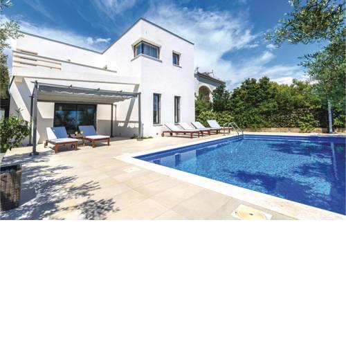 Four-Bedroom Holiday home Trogir with Sea view 08