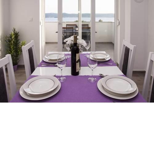 Four Stars Apartments
