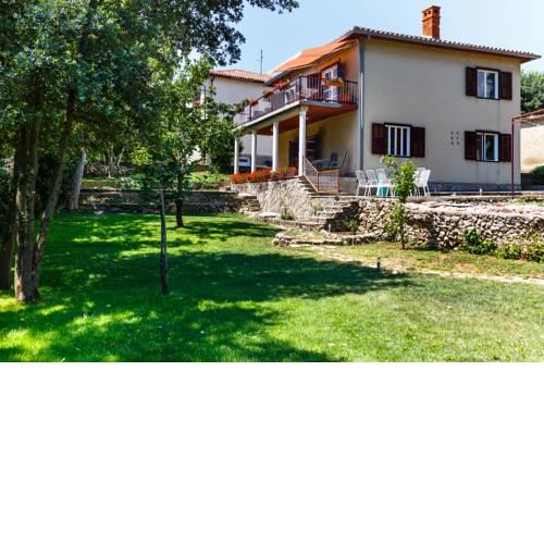 Franciska Apartments