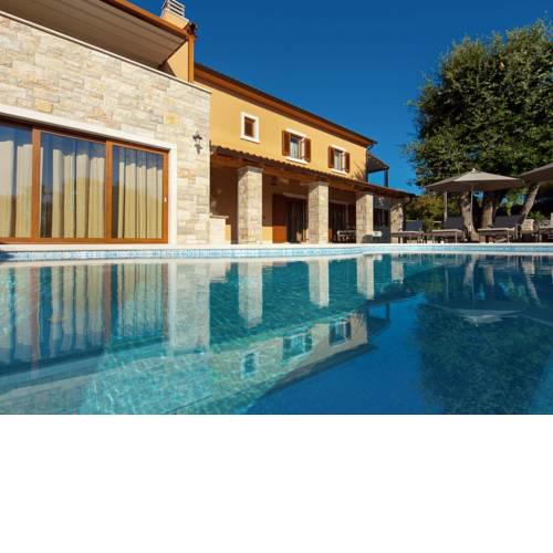 Frata Villa Sleeps 8 with Pool Air Con and WiFi