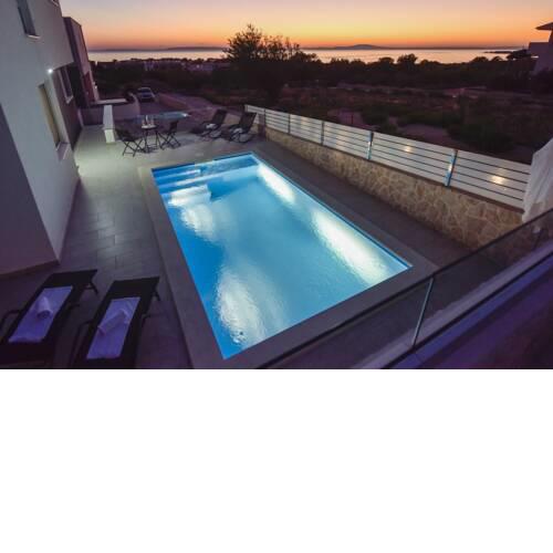 Funtastic C Apartment with Private Pool