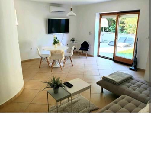 GARDEN BBQ SPACIOUS APARTMENT BY RT KAMENJAK