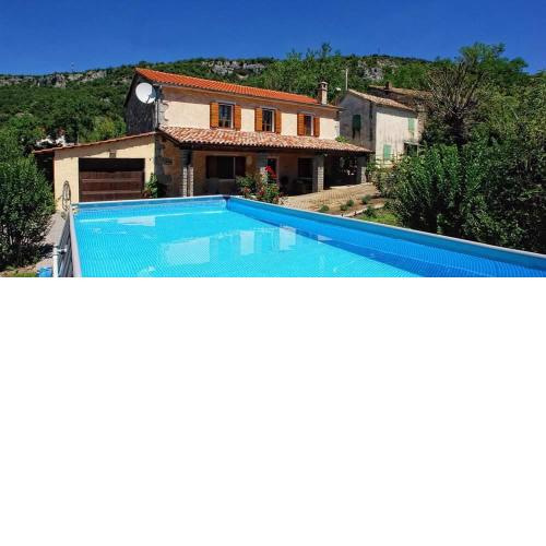 GARDEN HOUSE ROZI