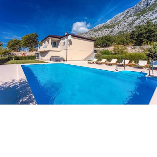 Gata Villa Sleeps 7 Pool Air Con WiFi