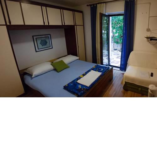 Getaway with Terrace, Free WiFi & Parking