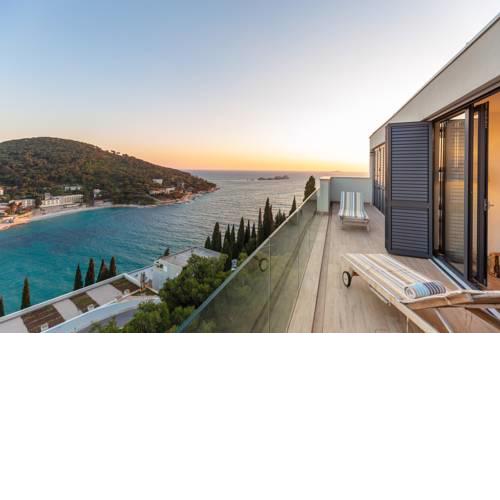 Gold Apartment