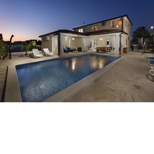 Golden Frame House