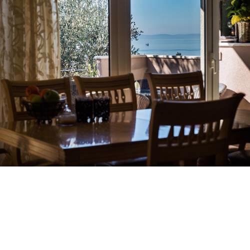 Grand Artists Apartment with a Seaview