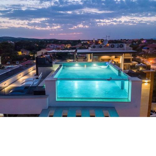 Grand Palazzo Apartments
