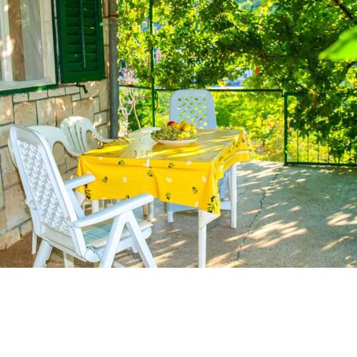 GREEN apartment, near Postira center, private free parking