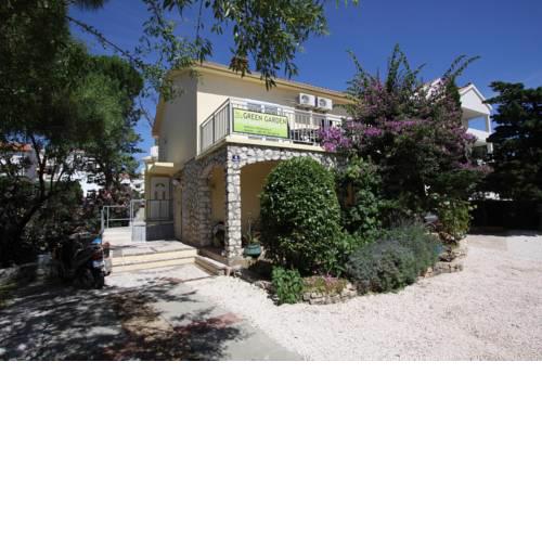 Green Garden Apartments Novalja