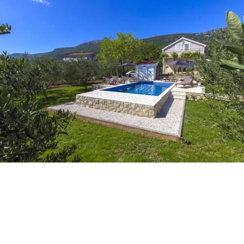 Green Garden Villa