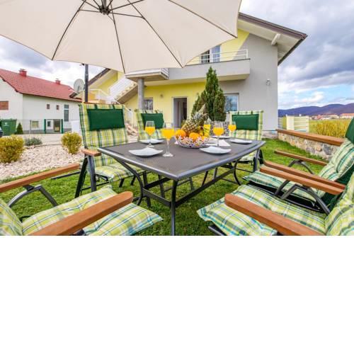 Green Gold Apartment