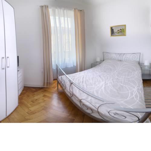 Green Wave Apartment