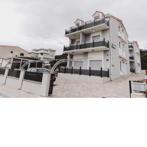 Grey Villas Apartments