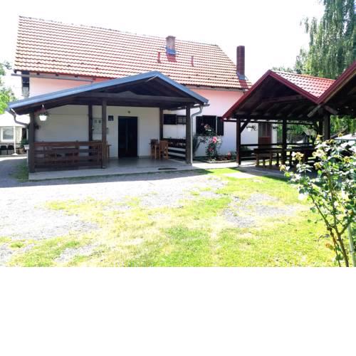 Guest accommodation Plavo oko