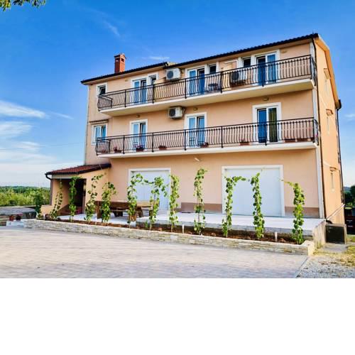 Guest House Maxi