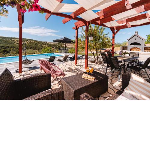 Guest house "The View" - with a pool