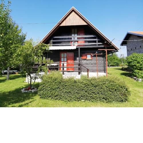 Guesthouse Tetina kuća