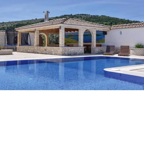 HACIENDA MAXIMILLIAN
