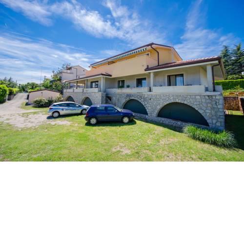 Apartments Biserka
