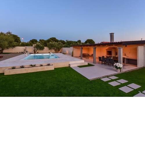 Haus-Mamic-mit-Pool-fuer-6-Personen