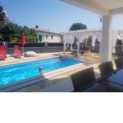 Haus Milly Krnica With Pool
