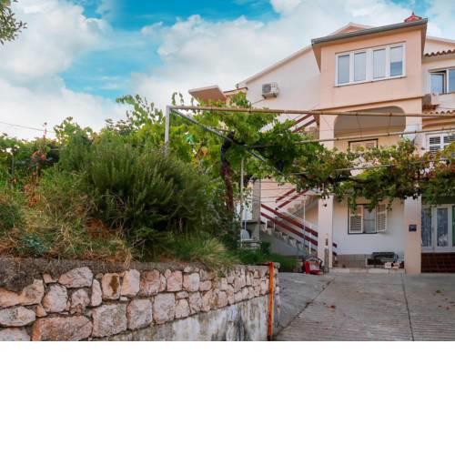 Haus Nina 330S