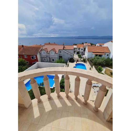 Hektorovic poolside apartments