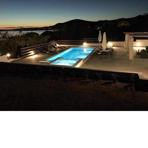 Holiday apartment in Okrug Donji with terrace, air conditioning, WiFi, dishwasher 5048-3