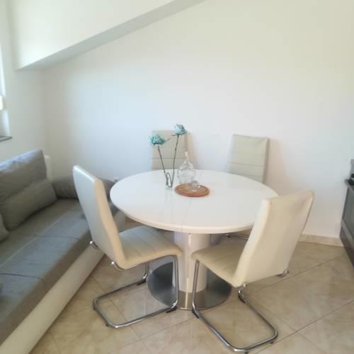 Sunshine Holiday Apartment Srima