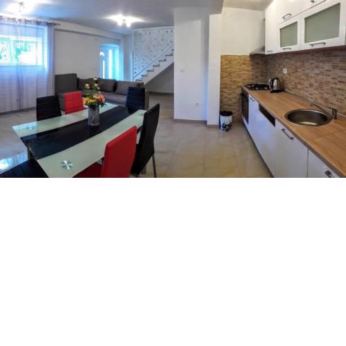 Holiday apartment Maslina Paho