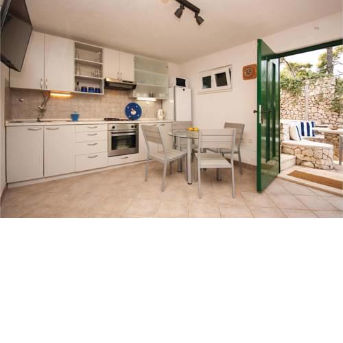 Holiday Apartment Rogoznica 07