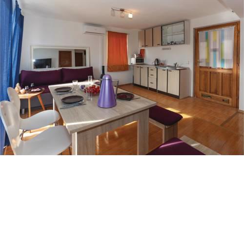 Holiday Apartment Slatine 02