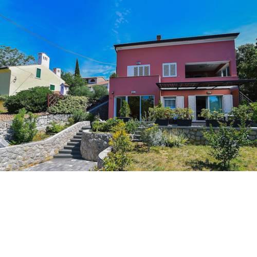 Holiday apartment with 3 bedrooms in Rozmanici
