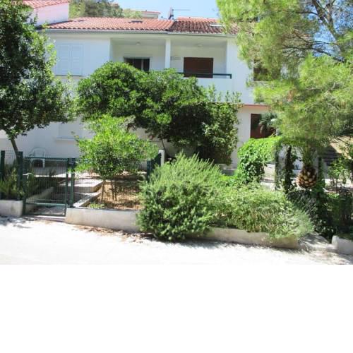 Holiday apartments Necujam, Solta - 13767