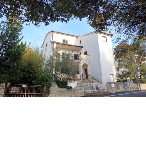 Holiday apartments Pjescana Uvala, Pula - 7652