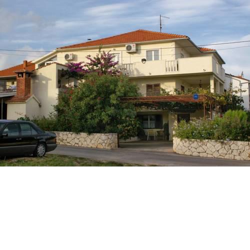 Holiday apartments Supetar, Brac - 6047