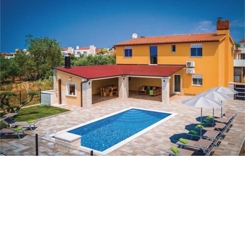 Holiday home - Holiday home Vodnjan with a Fireplace 225