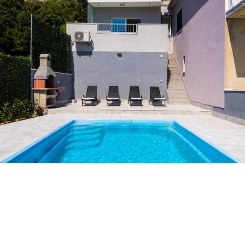 Holiday Home 2M with pool