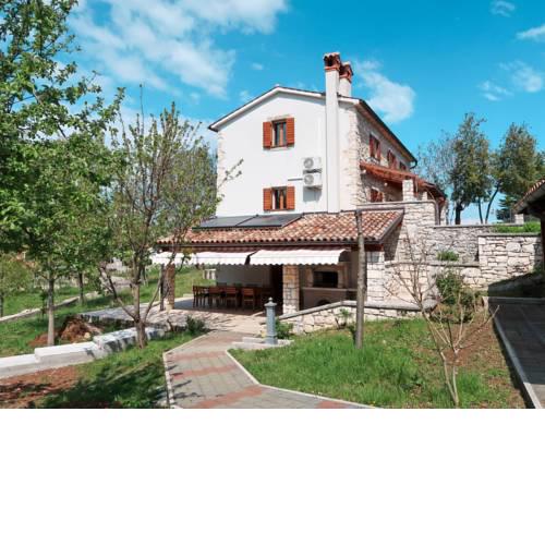 Holiday Home Ana (LBN311)