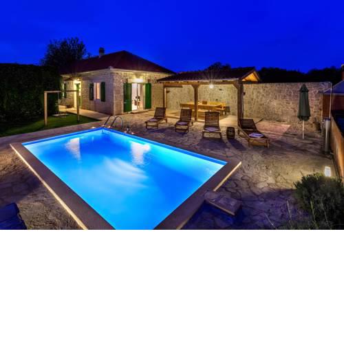 Holiday home Ana NP Krka