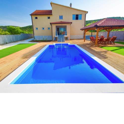 Modern Relaxing Villa in Zaton