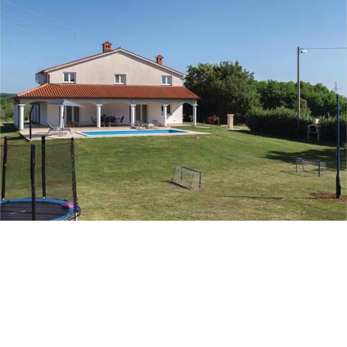 Holiday home Barban 28 with Outdoor Swimmingpool