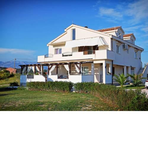 Spacious Holiday Home in Ljubac with Private Terrace