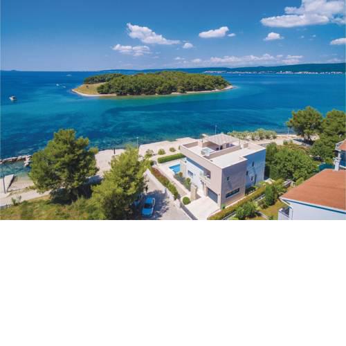 Holiday Home Barotul with Hot Tub XIII